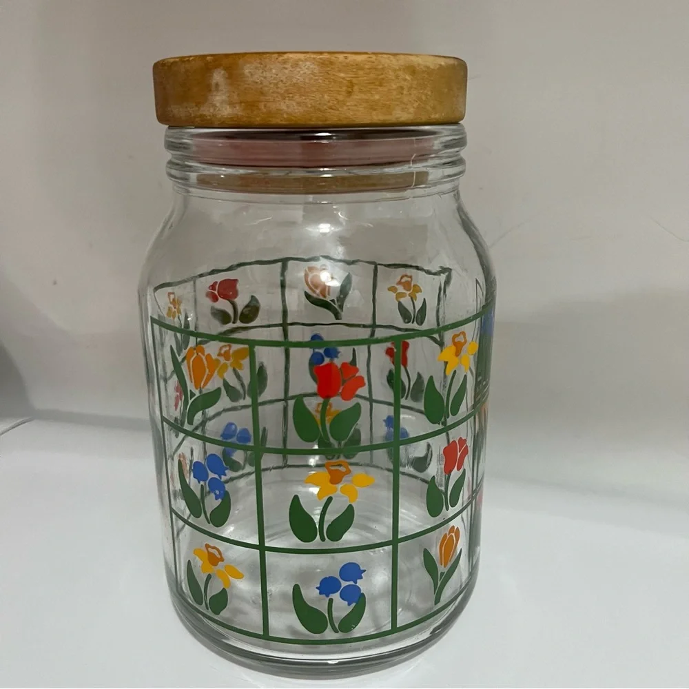 Vintage 1983 Anchor Hocking Glass “Nina